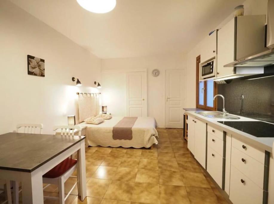 Studio Meuble Avec Terrasse 그뢰오레방 외부 사진